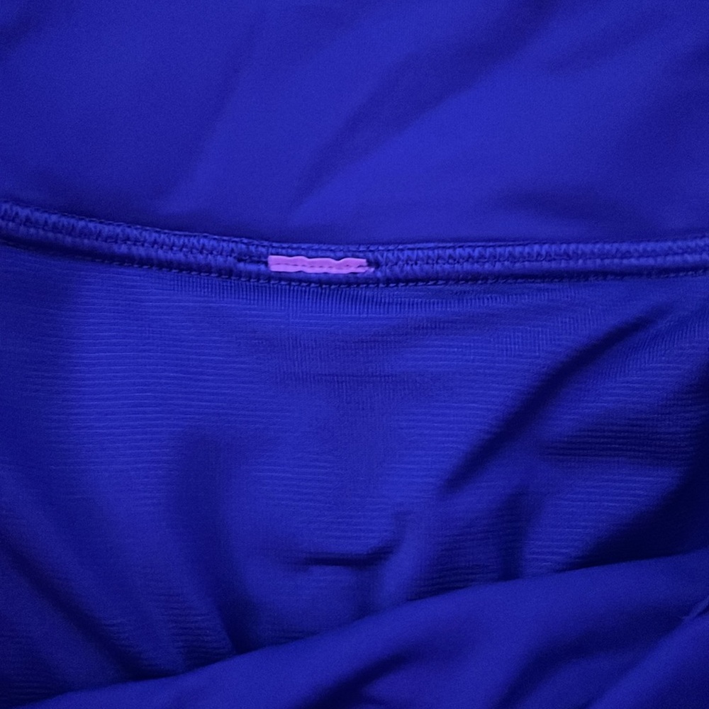 Blue lululemon shorts size 2 high rise - Picture 4 of 4